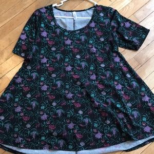 Worn LuLaroe perfect T